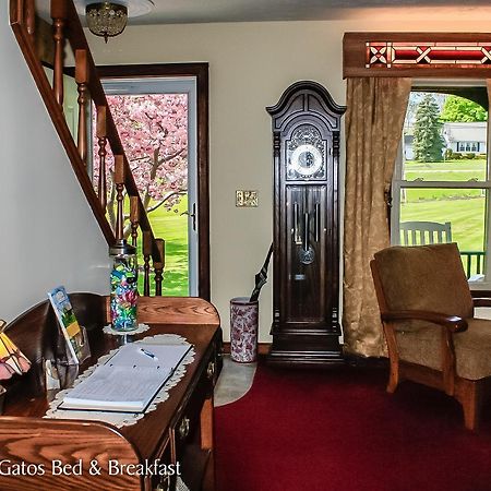 Los Gatos Bed & Breakfast Penn Yan Exterior photo