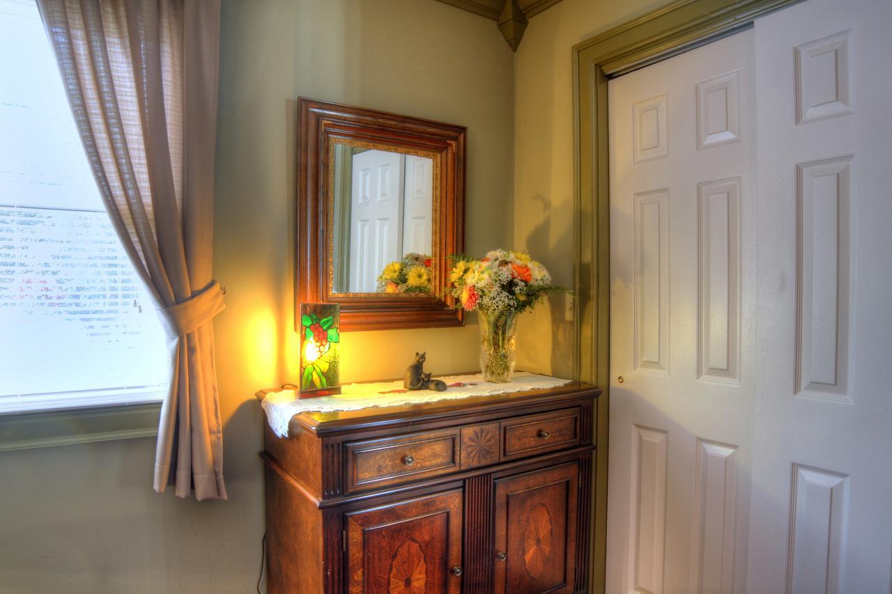 Los Gatos Bed & Breakfast Penn Yan Exterior photo