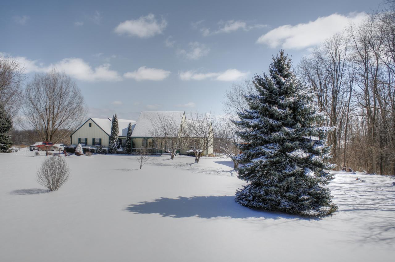 Los Gatos Bed & Breakfast Penn Yan Exterior photo