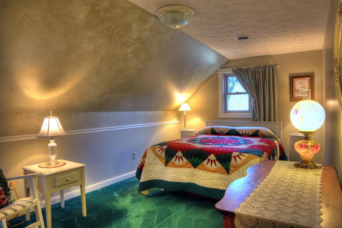 Los Gatos Bed & Breakfast Penn Yan Exterior photo
